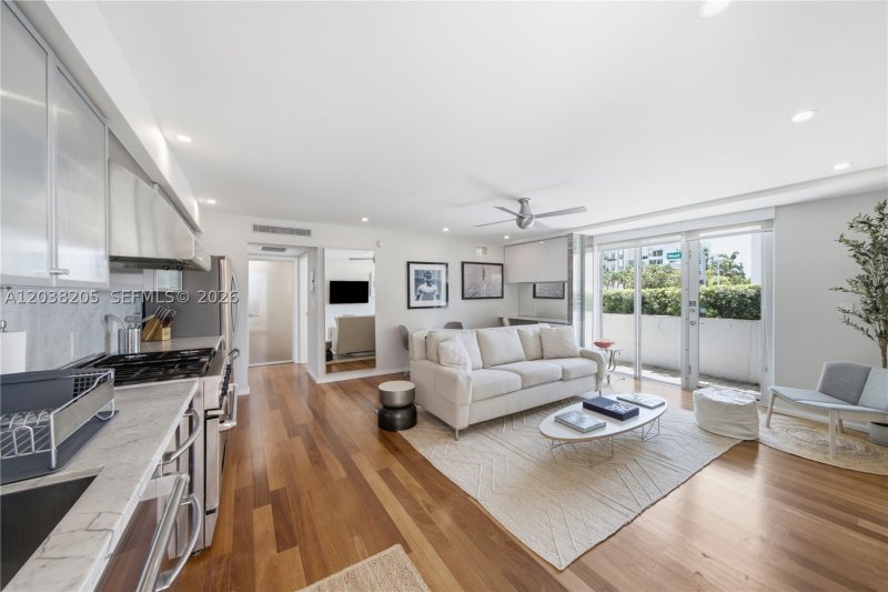 Condo for sale at The Fontana 101