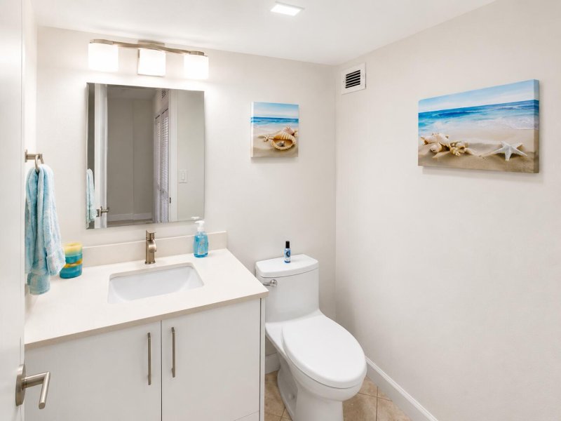 Condo for sale at Plaza of the Americas 816