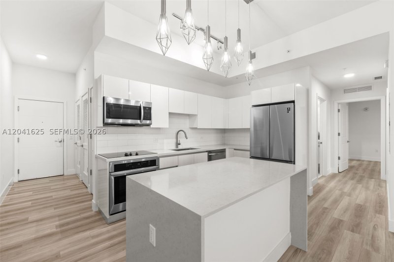 Apartment for rent at Mondrian Hallandale 906