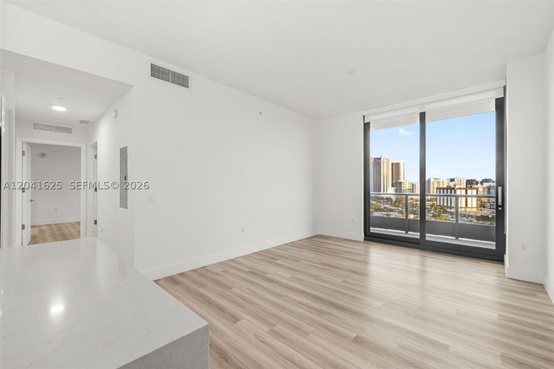 Apartment for rent at Mondrian Hallandale 906