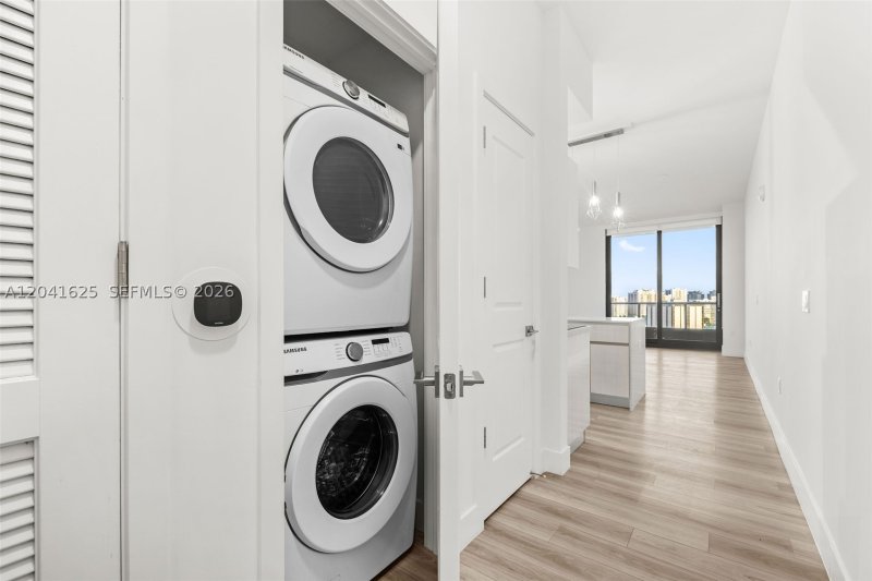 Apartment for rent at Mondrian Hallandale 906