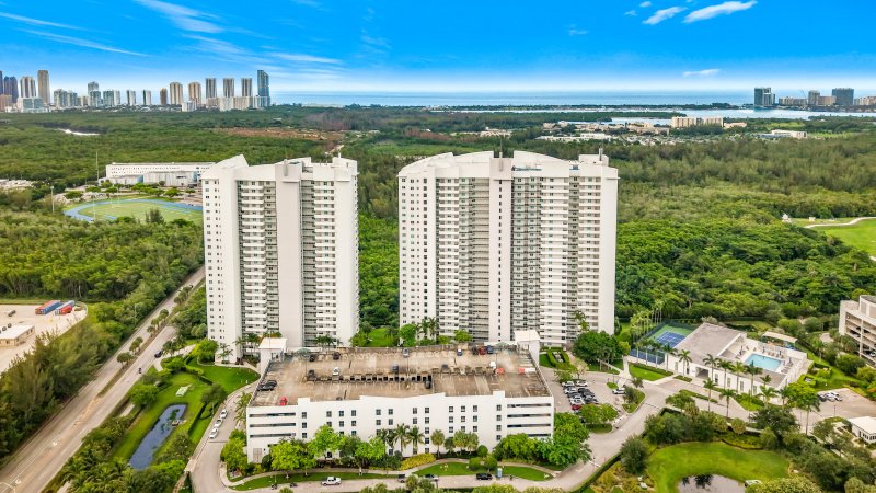 One Fifty One at Biscayne Apt #505