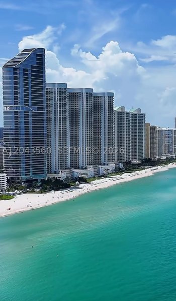 Apartment for rent at Plaza of the Americas 508