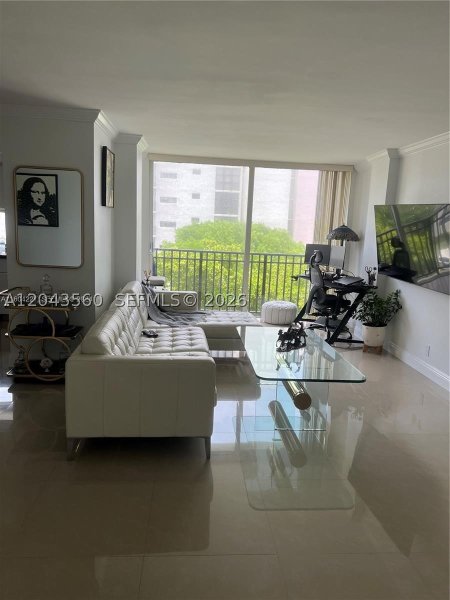 Apartment for rent at Plaza of the Americas 508