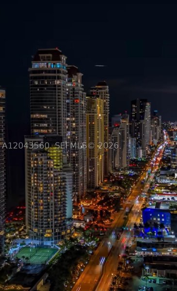 Apartment for rent at Plaza of the Americas 508