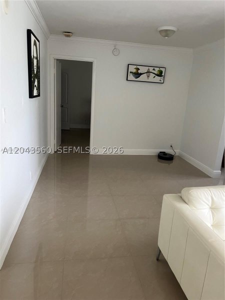 Apartment for rent at Plaza of the Americas 508
