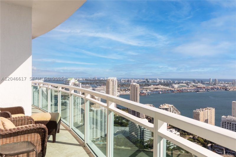 Condo for sale at The Plaza Tower I 5011