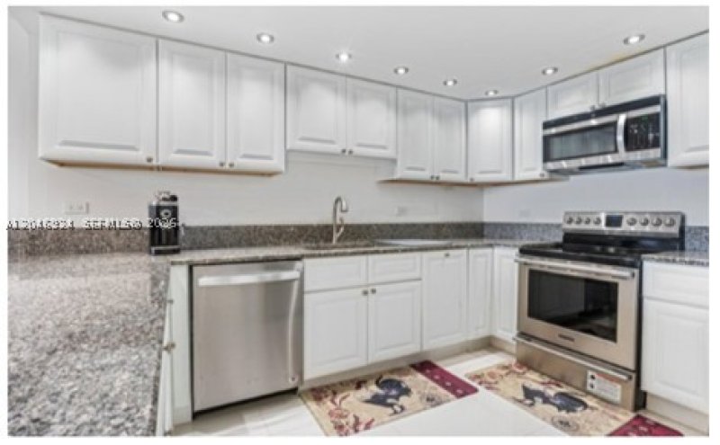 Condo for sale at Maison Grande 619