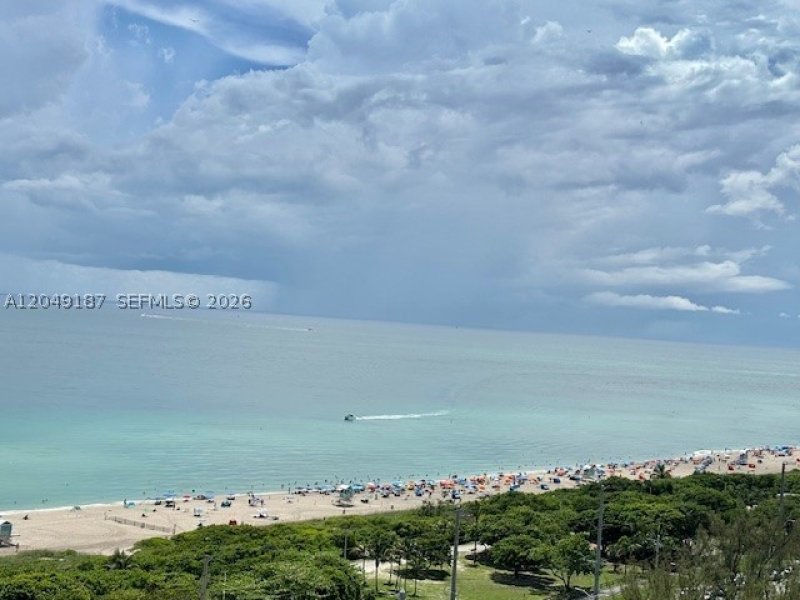 Condo for sale at Arlen House 1906