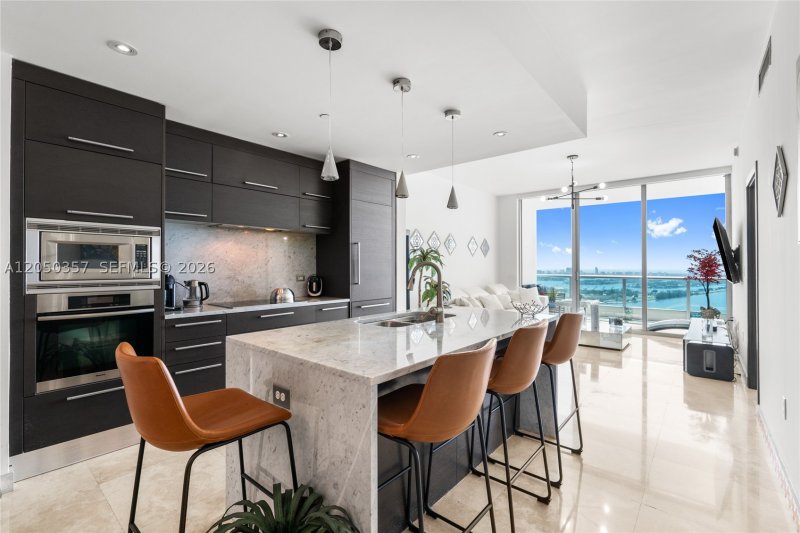 Comprar apartamento en 900 Biscayne 3704