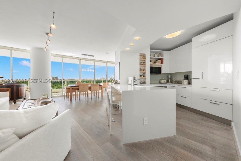 Condo for sale at Bristol Tower 1006