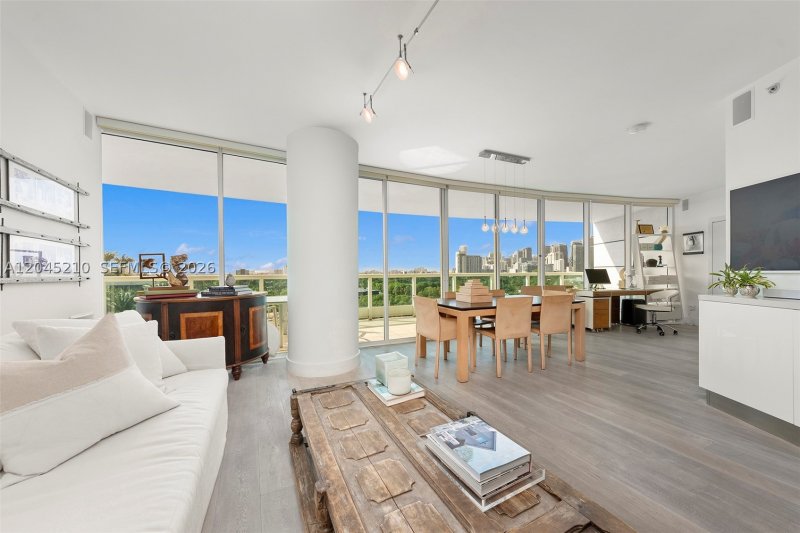 Condo for sale at Bristol Tower 1006