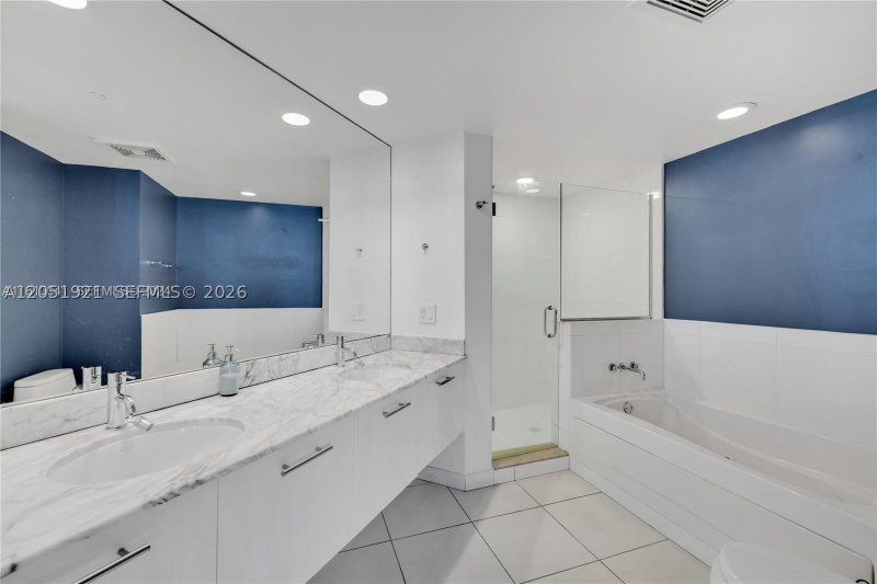 Apartment for rent at 500 Brickell West Tower 2001