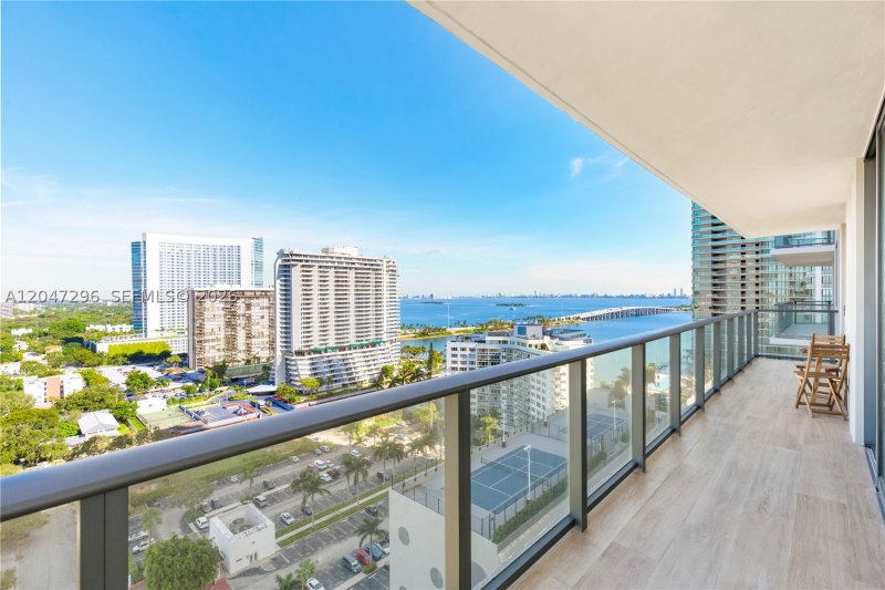 Apartment for rent at Paraiso Bayviews 1710