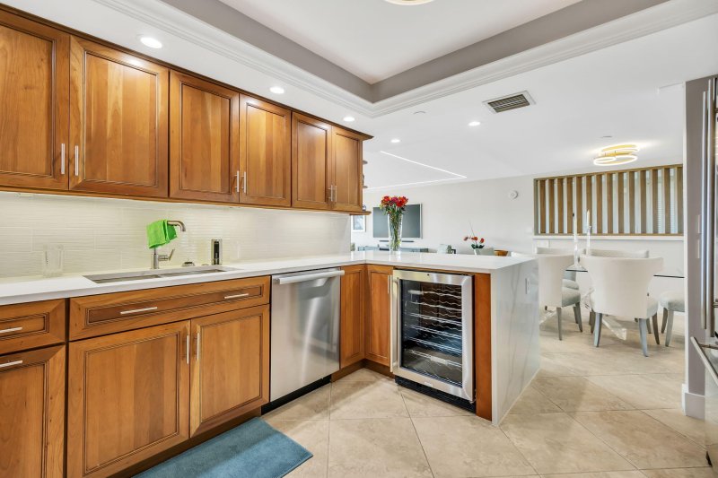 Condo for sale at The Tower at Port Royale 902