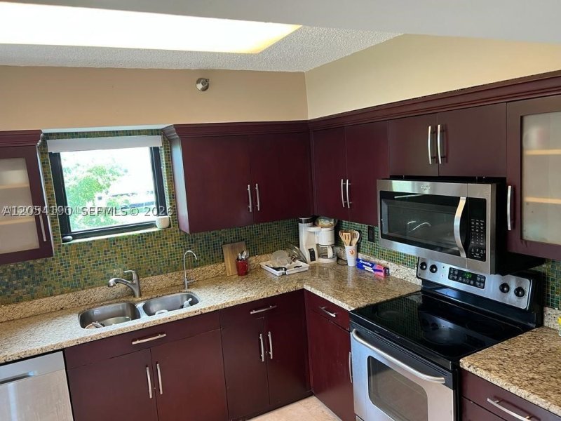 Apartment for rent at Parc Central Aventura 512