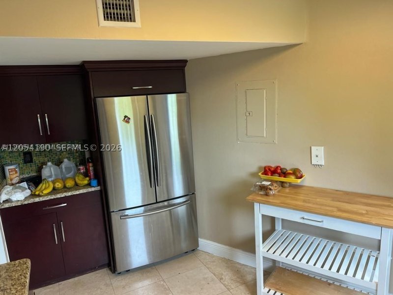 Apartment for rent at Parc Central Aventura 512