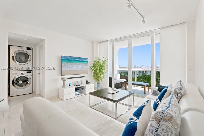 Apartment for rent at Sunset Harbour North 803