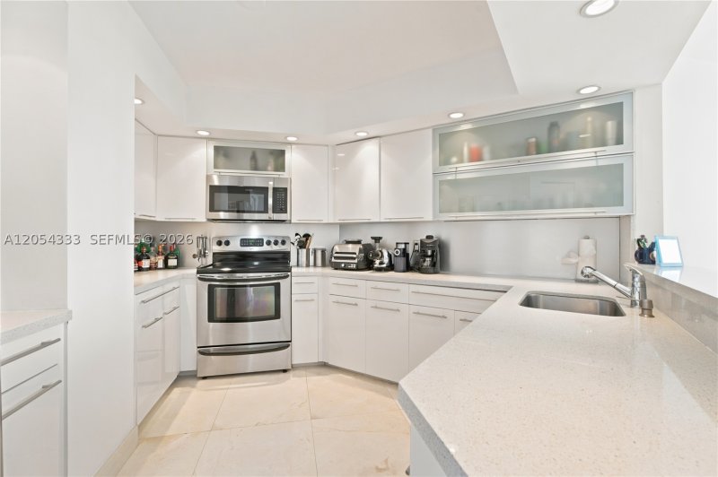 Apartment for rent at Sunset Harbour North 803