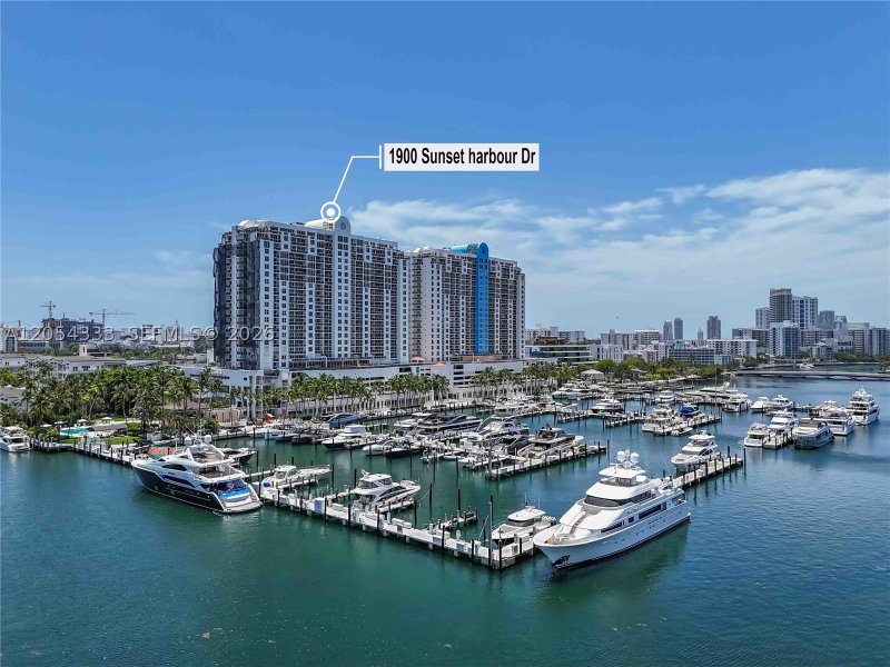 Apartment for rent at Sunset Harbour North 803