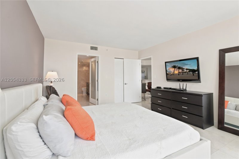 Apartment for rent at Sunset Harbour North 803