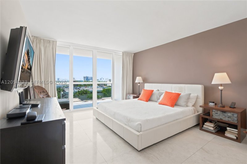 Apartment for rent at Sunset Harbour North 803
