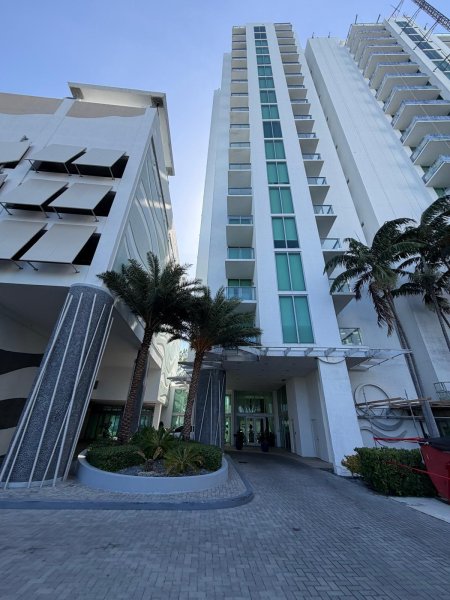 Alquiler de apartamento en Eloquence on the Bay 1506