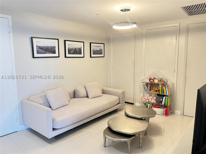 Condo for sale at Icon Brickell Tower II BAY406