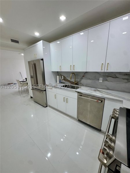 Condo for sale at The Plaza Bal Harbour 606