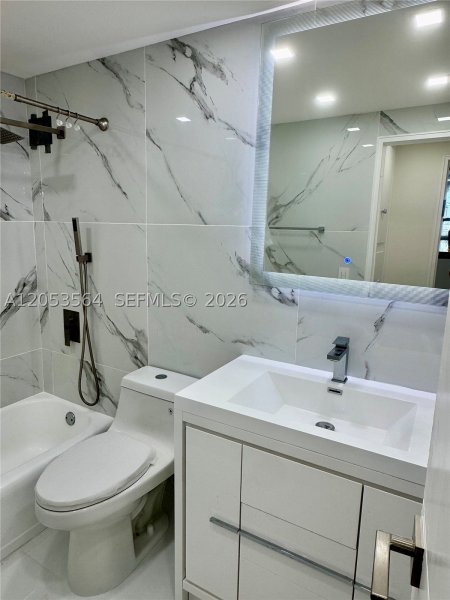 Condo for sale at The Plaza Bal Harbour 606