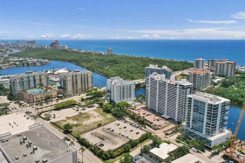 Condo for sale at The Corinthian 22C