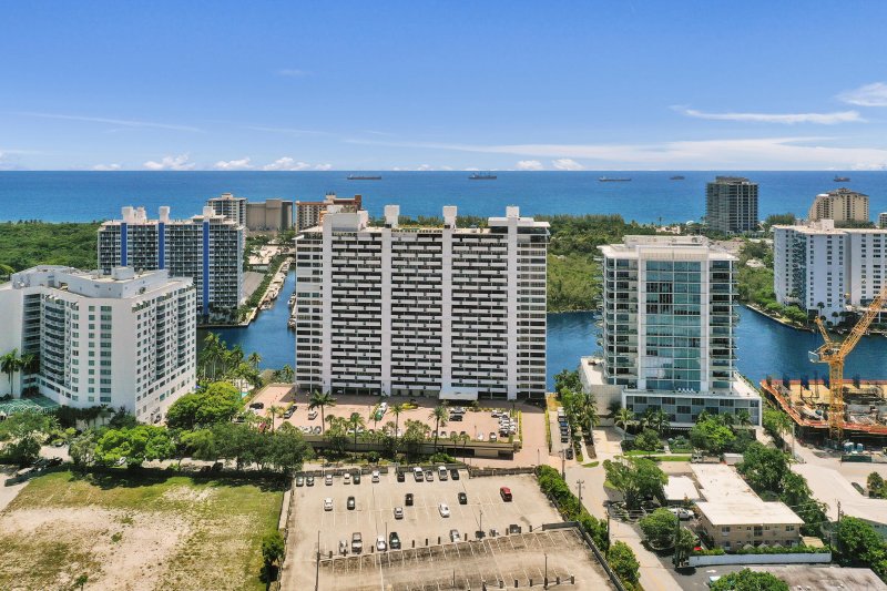 Condo for sale at The Corinthian 22C