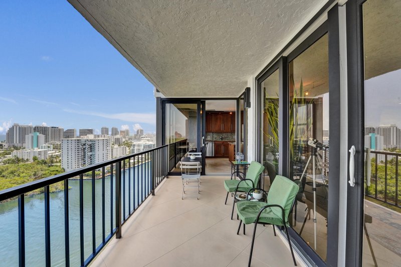 Condo for sale at The Corinthian 22C
