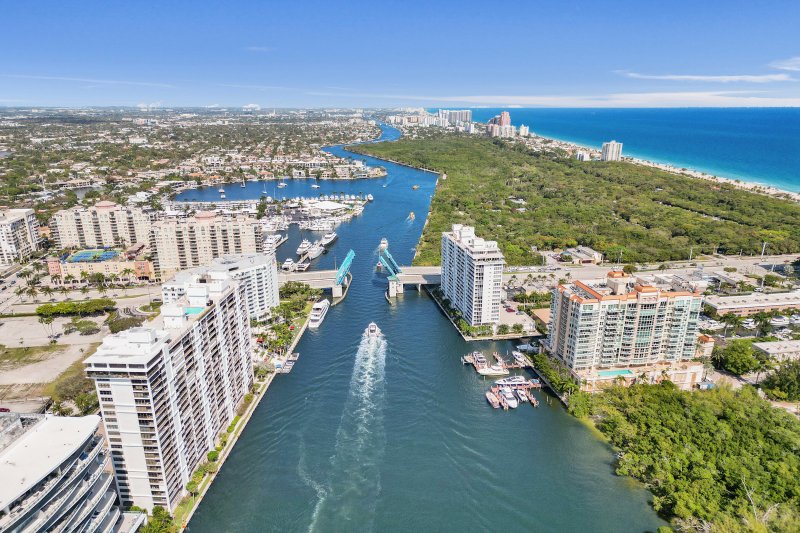 Condo for sale at The Corinthian 22C