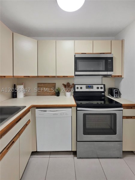 Apartment for rent at South Bay Club 337