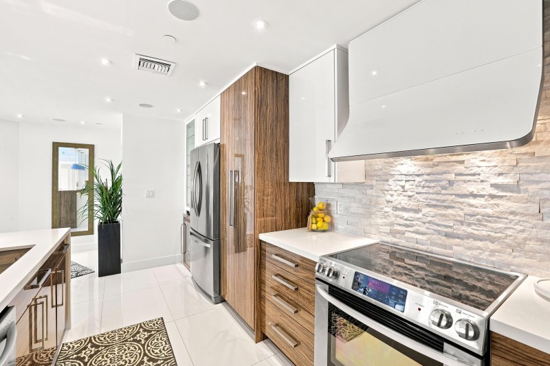 Comprar apartamento en Porto Bellagio 1401