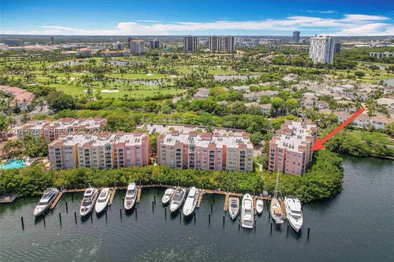 The Yacht Club at Aventura Apt #1404