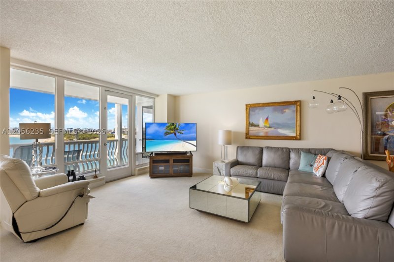 Condo for sale at Point of Americas 808