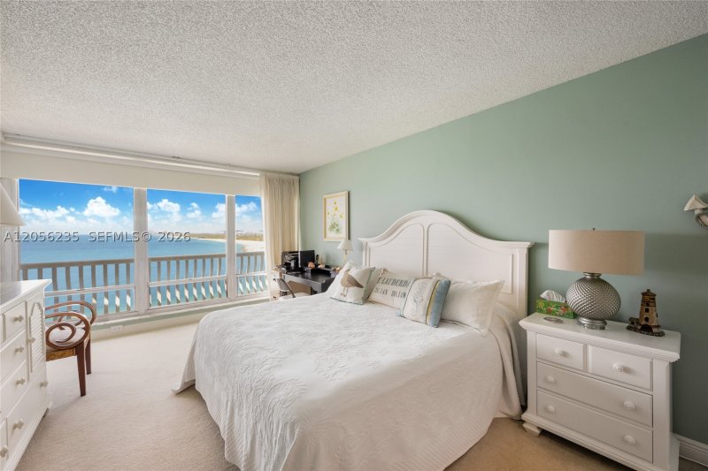 Condo for sale at Point of Americas 808