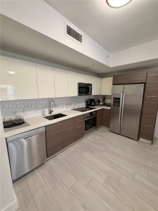 Brickell Ten Apt #707