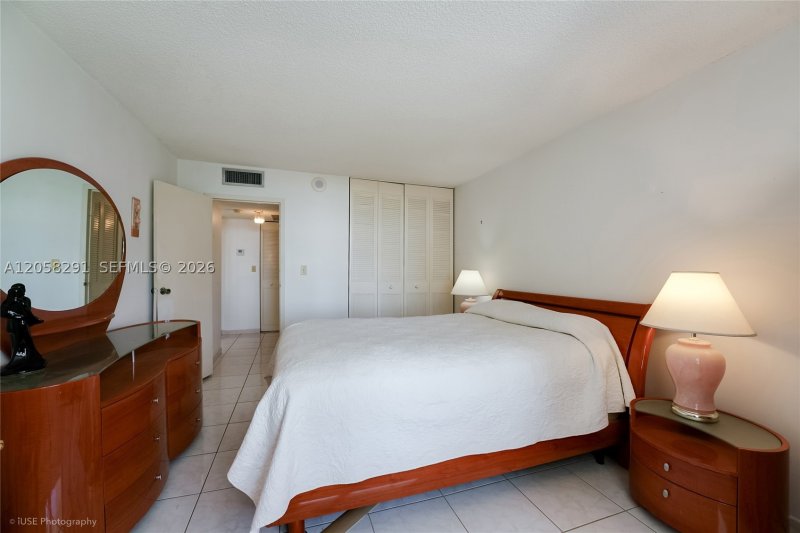 Condo for sale at Winston Towers 617