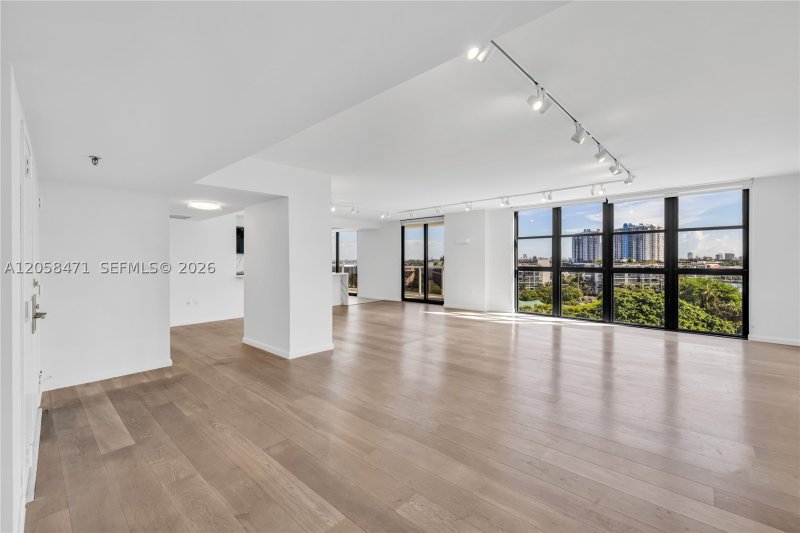 Apartment for rent at Nine Island Avenue 814
