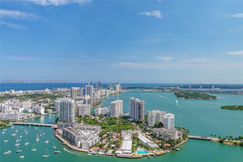 Apartment for rent at Nine Island Avenue 814