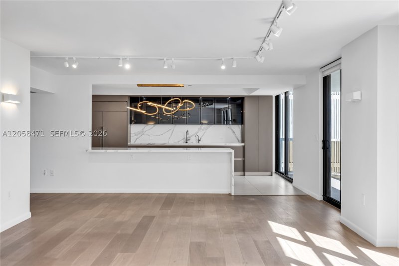 Apartment for rent at Nine Island Avenue 814