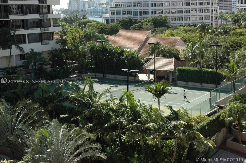 Comprar apartamento no Brickell Key Two 719