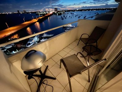 Bayshore Yacht Tennis Club Apt #1010