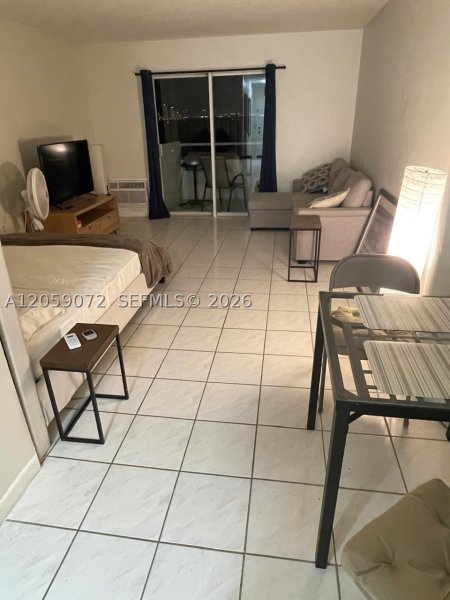 Alquiler de apartamento en Bayshore Yacht Tennis Club 1010