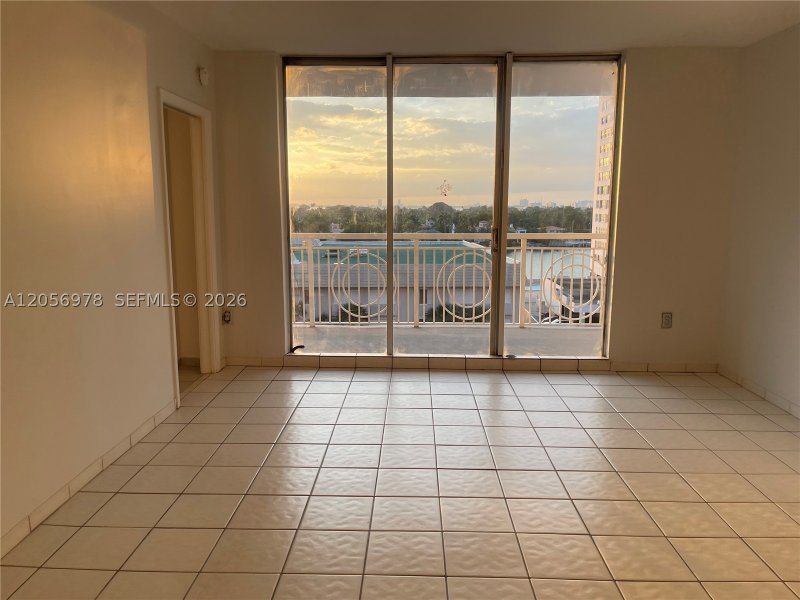 Comprar apartamento en Corinthian Condo 7B