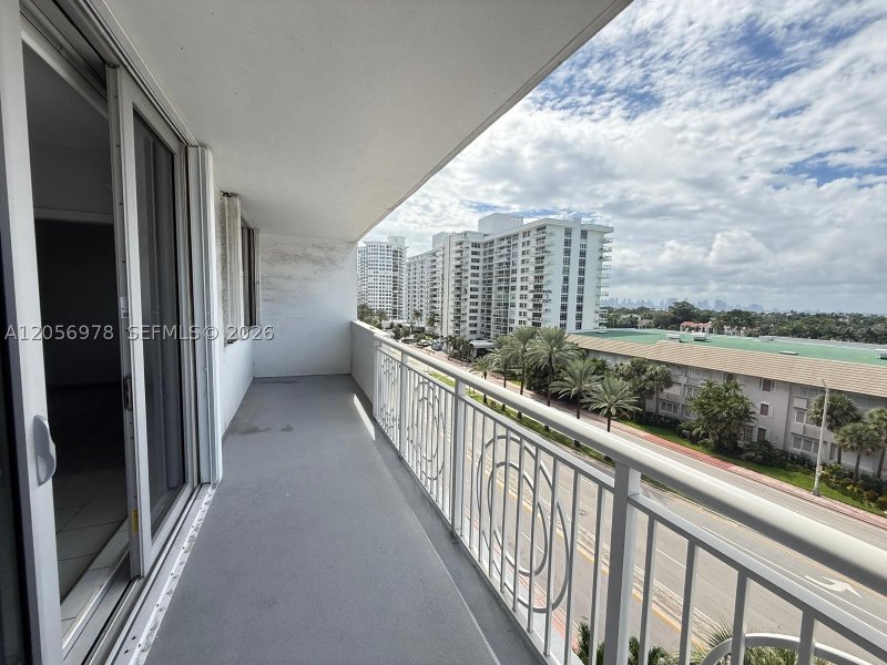 Comprar apartamento en Corinthian Condo 7B