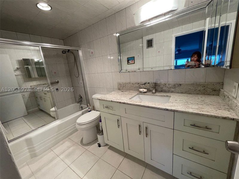 Comprar apartamento en Corinthian Condo 7B